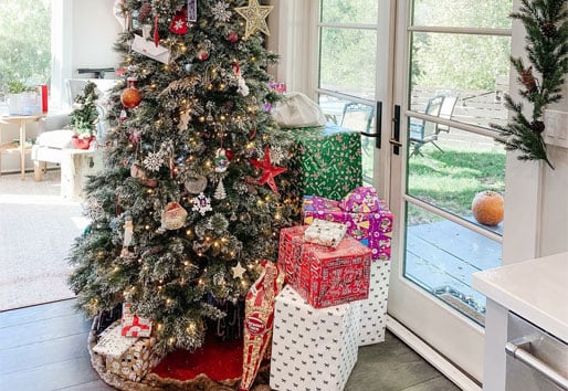 Fargo Farmhouse Christmas Tree Holiday Decor Ideas Wicker Tree Stand